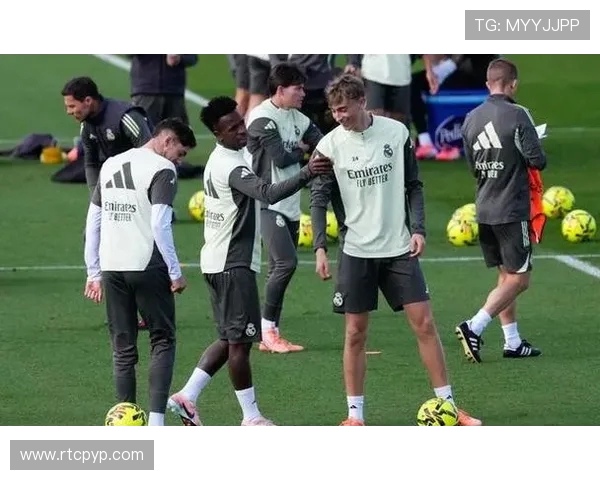 赫伊森主动向阿隆索和老将请教以提升比赛时的注意力集中能力