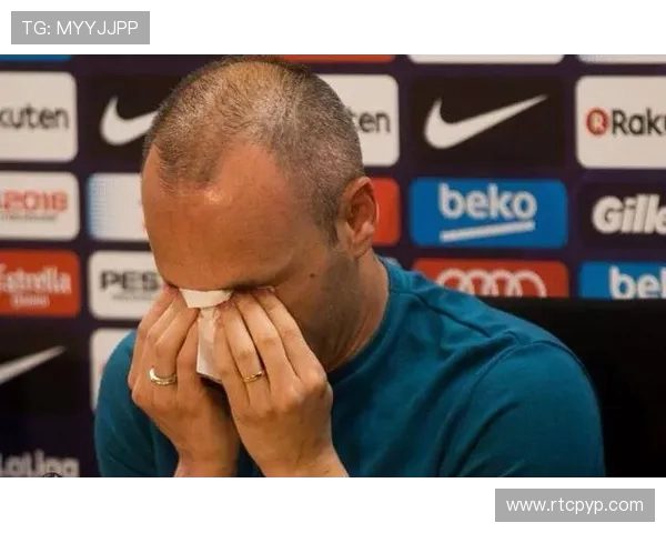 保利尼奥质疑伊涅斯塔未获金球奖称赞梅西场上表现无所不能